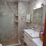 Efi * Néa Péramos